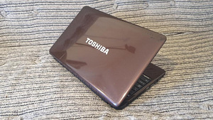 Toshiba Satellite L655 (3 foto / 3)