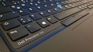 Мобильная рабочая станция Dell Precision 7510 (5 фото из 8)