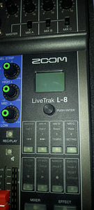 ZOOM LIVE TRACK L-8 (2 foto / 4)