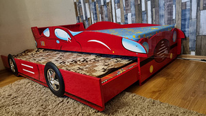 Ferrari kahekohaline voodi ja kapp (4 foto / 5)