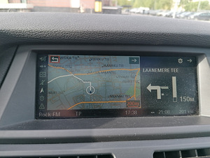 BMW X5 xDrive (9 foto / 14)