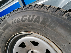Зимние шины 245/70 R16 + диски 5x114,3 (5 фото из 5)