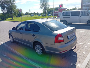 Skoda Octavia (8 foto / 8)