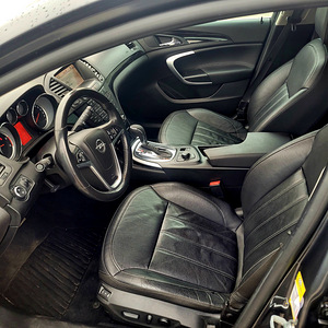 Opel insignia 2.0tdi sport tourer sw 4x4 (9 foto / 12)