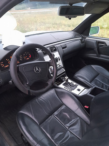 МБенц Е220. 2.2CDI.70кВт. УФ 05.23 (3 фото из 4)