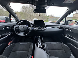 Toyota CHR (4 foto / 4)