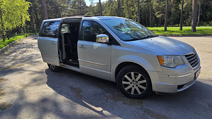Chrysler Grand Voyager RT 2010 (3 foto / 14)