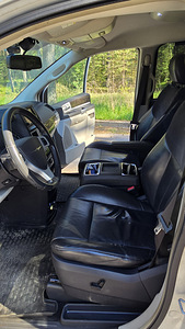 Chrysler Grand Voyager RT 2010 (6 foto / 14)