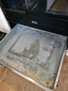 BRONEERITUD. AEG induktsioonpliit CIB56481BM (5 foto / 5)