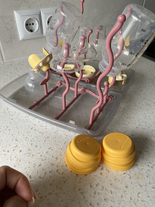 Medela 2 флакона и основа для сушки (3 фото из 4)