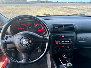 Seat Toledo 1.9 TDI (8 foto / 11)