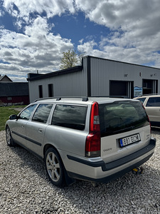 Volvo v70 (4 фото из 9)