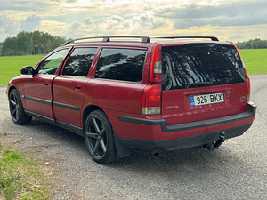 Volvo V70 2.4 diisel manuaal (5 foto / 8)