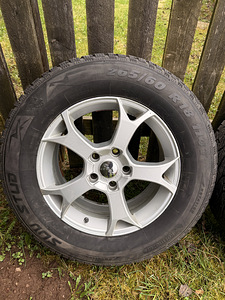 Jeep grand cherokee 5x127 valuveljed koos talverehvidega (4 foto / 10)