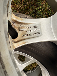 Jeep grand cherokee 5x127 valuveljed koos talverehvidega (9 foto / 10)