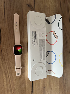 Apple watch SE 44mm pink sand GPS+LTE (1 foto / 1)