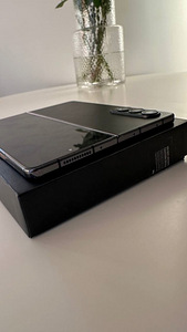 Samsung galaxy Z FOLD 4 12/256 (3 foto / 4)