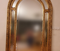 Peegel kuldses raamis / mirror in a gold frame
