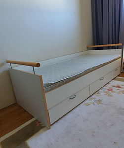 Laste voodi hoiukastidega,valge/ lükandustega beebivoodi