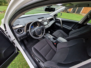 Toyota RAV4 2014 (6 foto / 15)