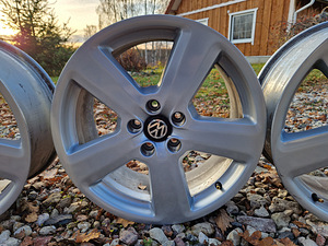 Audi Ronal 18" veljed (3 foto / 8)