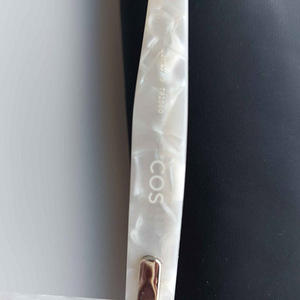 COS OVERSIZED CAT-EYE SUNGLASSES White / Pearlescent (6 foto / 8)