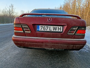 W210 e300 на запчасти (5 фото из 9)