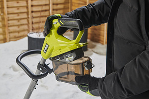 Аккумулятор SNOW SHOE RYOBI ONE+ RY18ST25A-140 С аккумулятор (4 фото из 5)