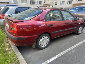 Mitsubishi Carisma 1.8 92kB (2 foto / 3)
