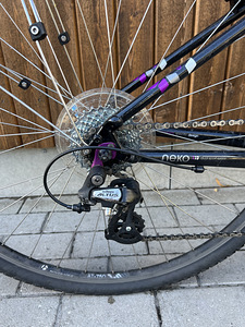 Trek Neko WSD 28" hübriidjalgratas (7 foto / 9)