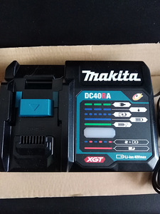 Makita akulaadija RC40RA (1 foto / 1)
