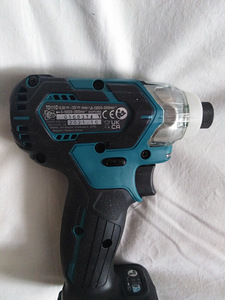 Makita löökakukruvikeeraja TD110DZ (1 foto / 2)