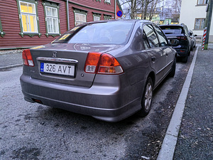 Honda civic VTEC 2005 TÜV 02.2024 (3 foto / 11)