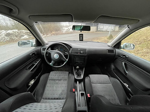 Volkswagen golf (7 foto / 7)