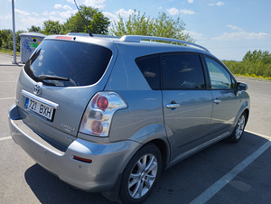 Toyota Corolla Verso (4 foto / 15)