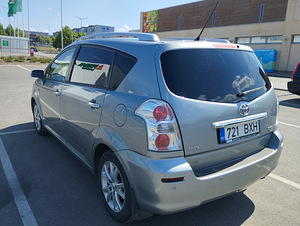 Toyota Corolla Verso (6 foto / 15)
