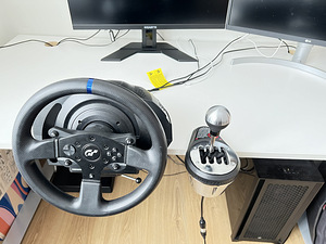 Thrustmaster T300 RS GT Edition + TH8A Shifter (1 foto / 4)