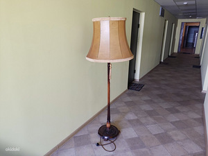 Põrandalamp (1 foto / 1)