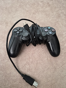 Sony Playstation 4 (2 фото из 5)