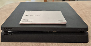 Sony Playstation 4 (5 фото из 5)