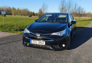Toyota Avensis Active Plus 2.0 112kW (2 foto / 15)