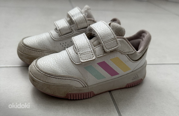 Кроссовки Adidas.