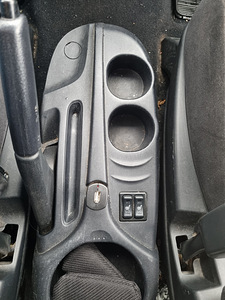 MITSUBISHI Crandis (8 foto / 9)