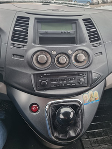 MITSUBISHI Crandis (9 foto / 9)