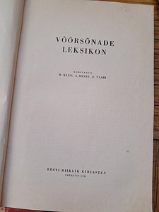 Sõnastikud sõnaraamatud, vestmikud, muusika.... (5 foto / 9)
