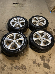 5x114,3 R17 Диски с резиной 215/55 R17 (1 фото из 4)
