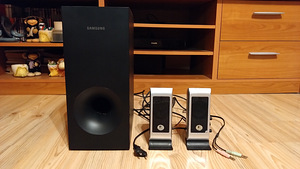 Динамики Logitech 2.1