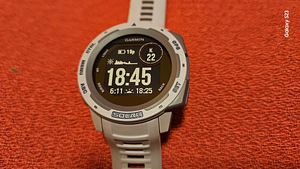Garmin Instinct Solar (3 foto / 4)