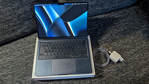 MacBook Air M2 2022 13.6 512 GB (1 foto / 5)