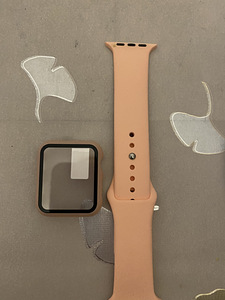 Apple Watch seeria 3 käevõru ja ümbris. (2 foto / 3)